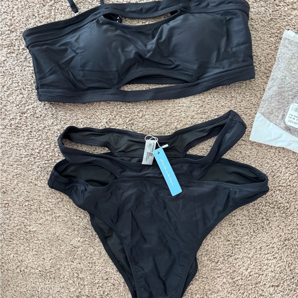 NWT women’s Cupshe two piece
